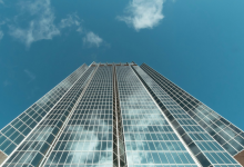 在香港，选择高防服务器租用还是托管服务更合适？-鱼云