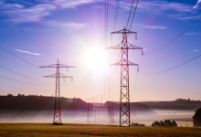 AWS云服务中，Route 53、CloudFront和WAF是如何协同工作的？-鱼云