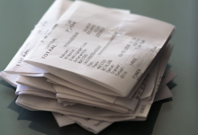 在购买云主机时，学生应考虑哪些关键因素？-鱼云